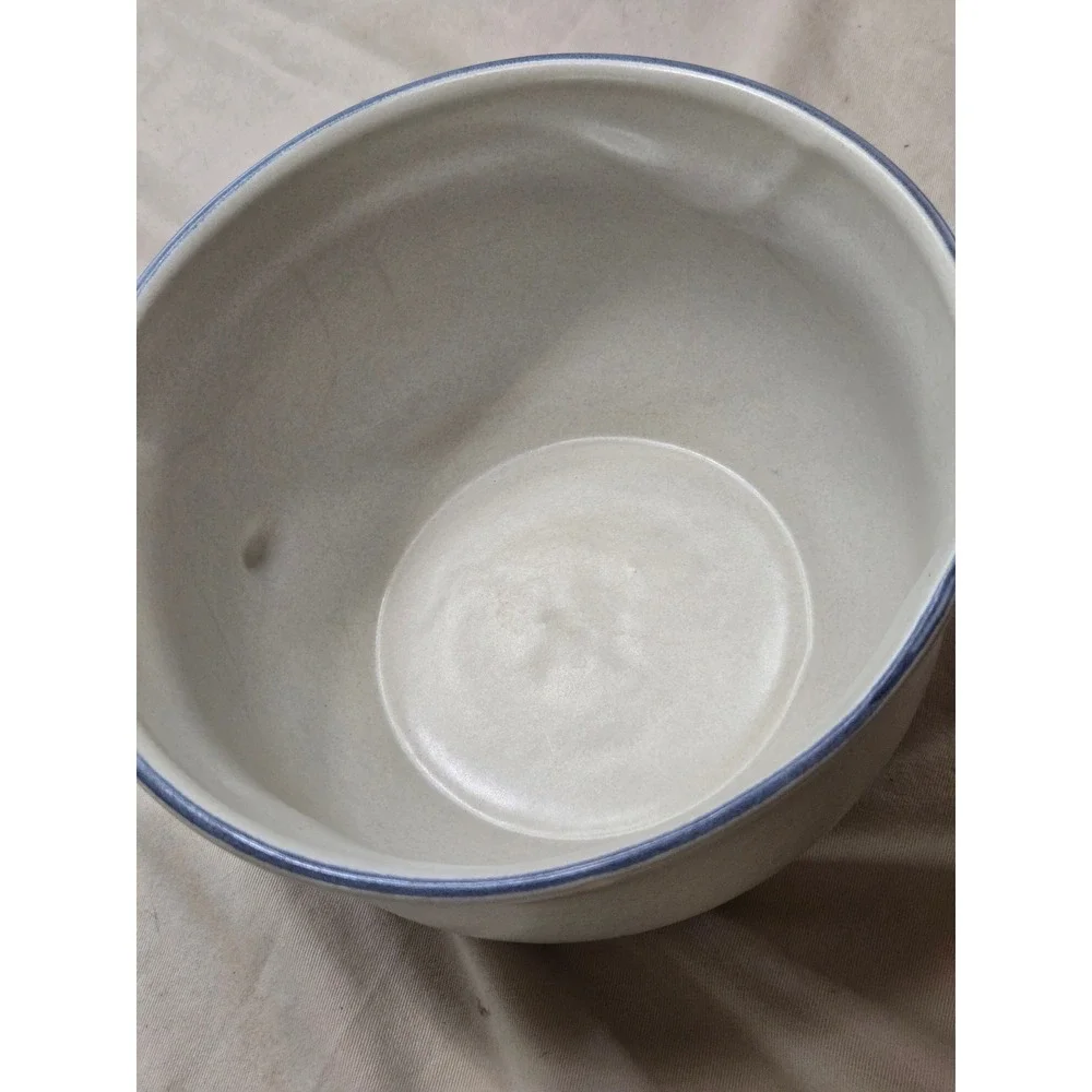 Pfaltzgraff Yorktowne 2 Quart Batter Bowl with Spout and Handle Vintage Blue 464